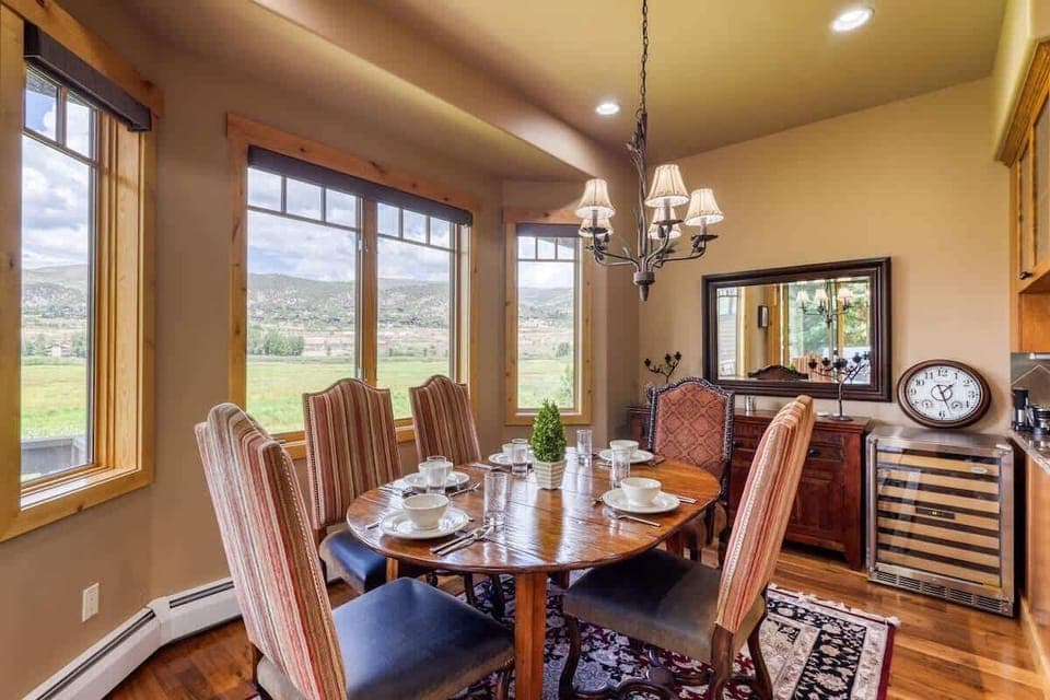 Dining Table Seating for 6