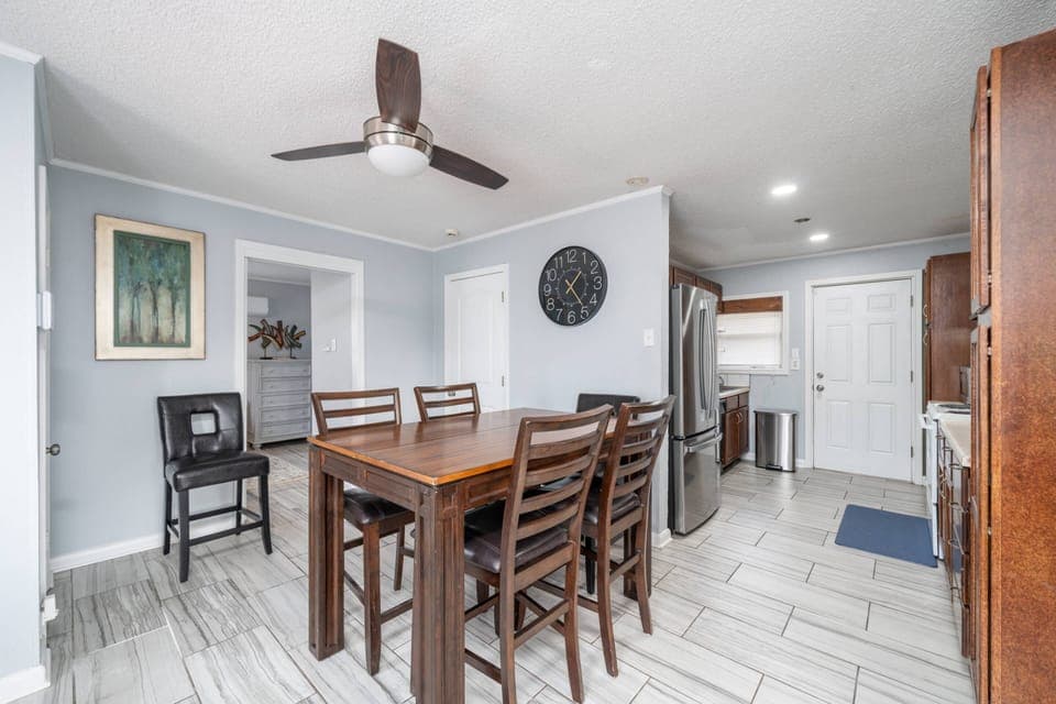 Dining Room Table for 6