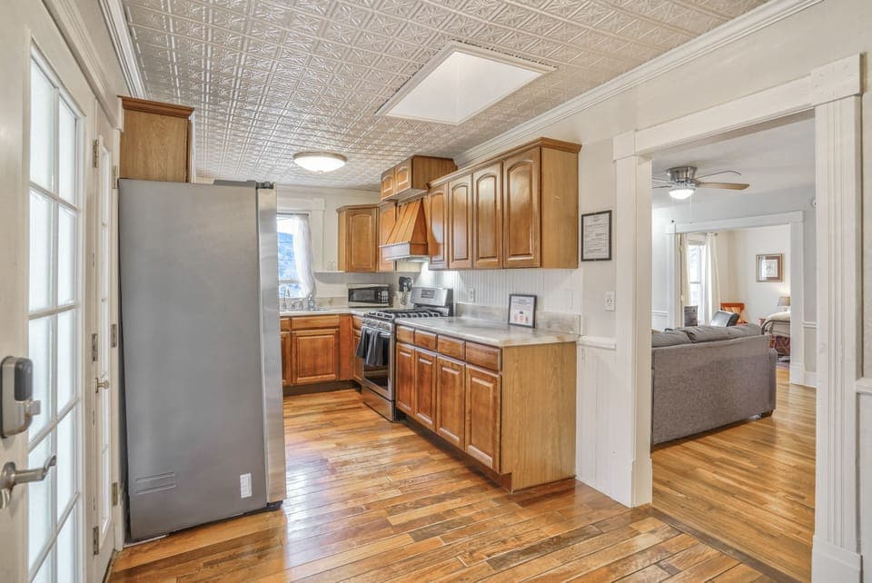 Microwave, oven, dishwasher, toaster