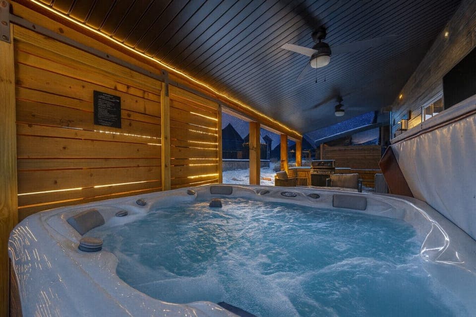 ✨ Crisp air, warm water, nowhere else to be.”