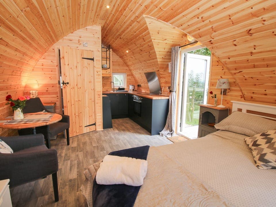 1 bedroom, individually decorated, individually furnished, free WiFi