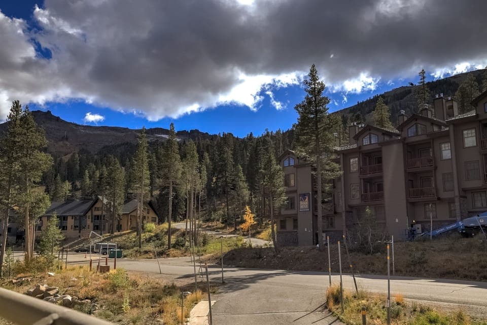 Condo, 2 Bedrooms | Property grounds