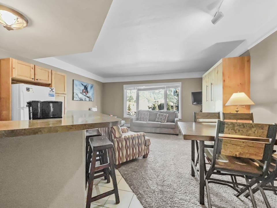 Studio | Private kitchen | Fridge, oven, coffee/tea maker, toaster