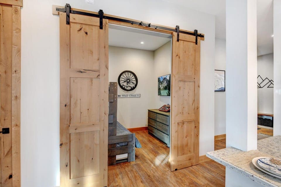 Bonus Bunk Room Off Kitchen