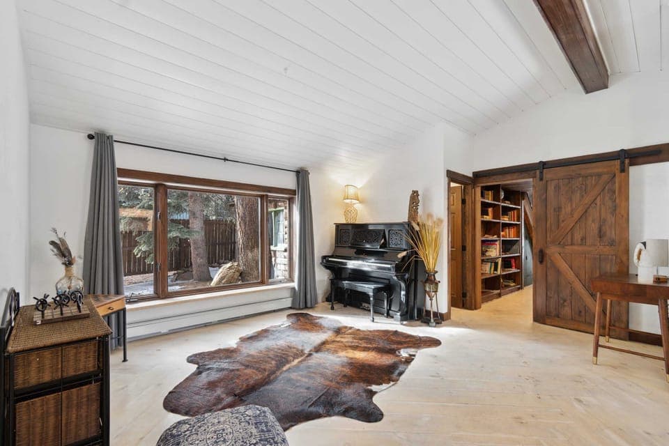 Dining Room Seating Area
