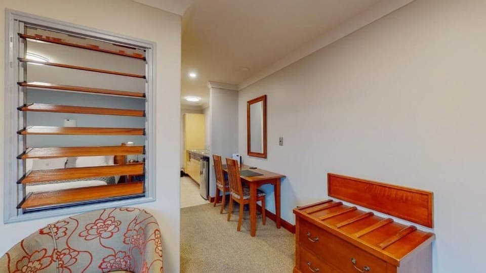 Executive Single Room | Desk, blackout drapes, soundproofing, free WiFi