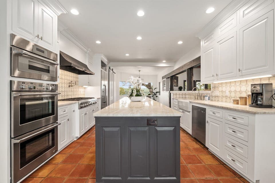 8cb6ddaa-24e8-4a0f-a541-0aba482c00be