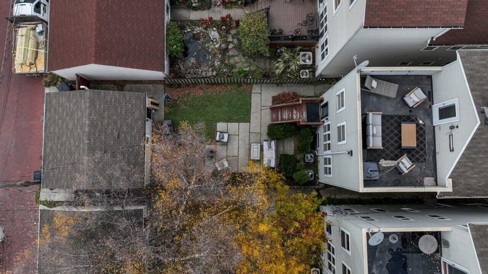 Beautiful Tremont/Cleveland Brownstone