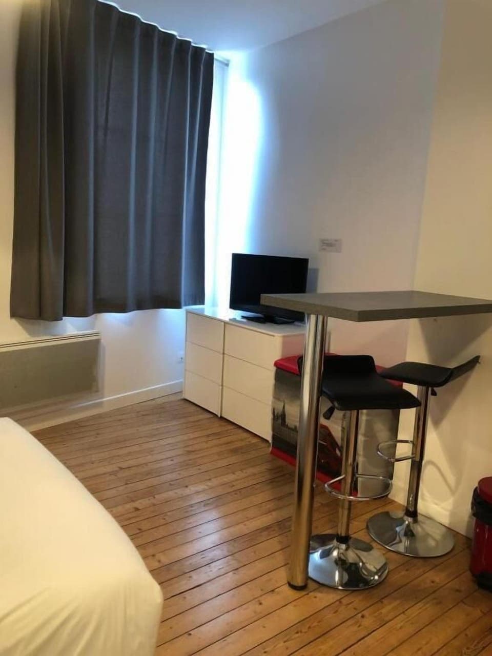 Soundproofing, free WiFi