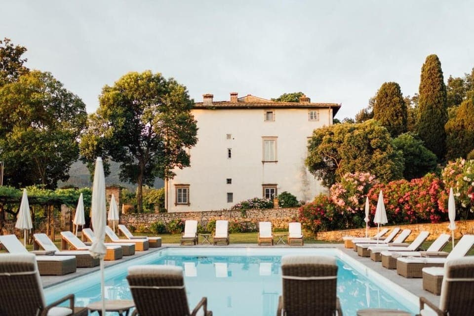 Seasonal outdoor pool, pool umbrellas, sun loungers