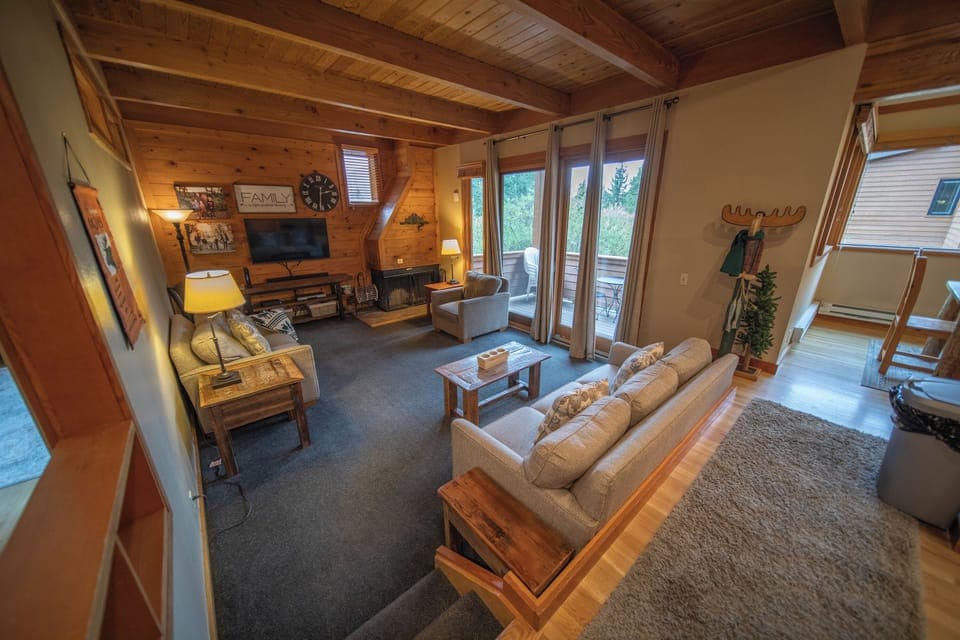 Spacious townhome in North Keystone