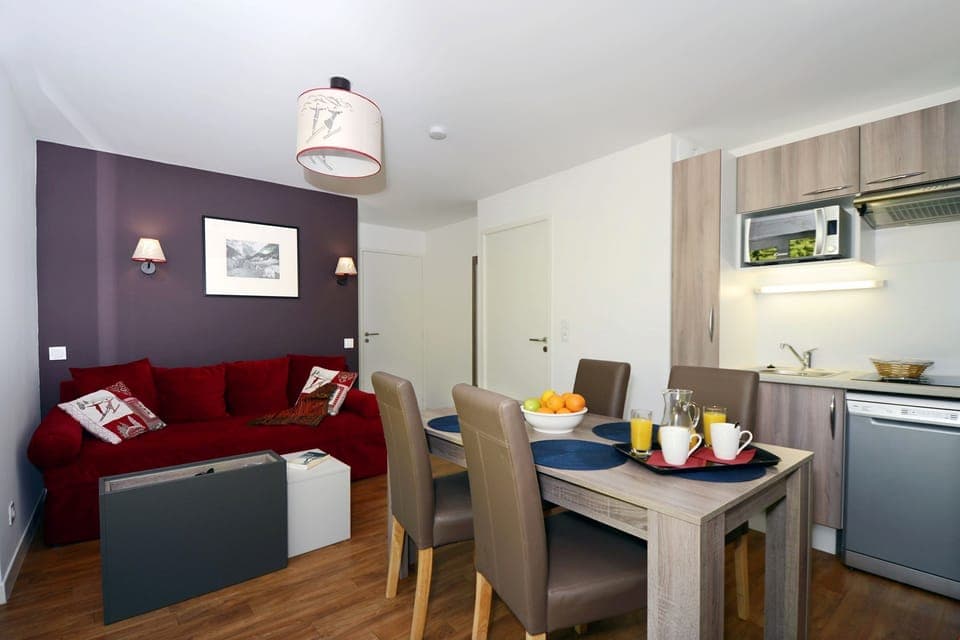 Make a quick meal in the kitchenette.