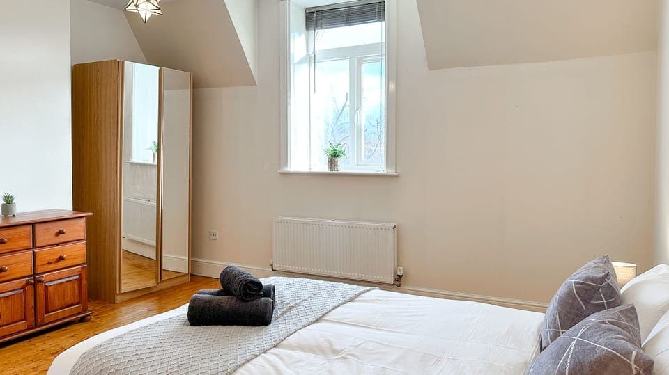 Staycasa Accommodation Bedroom 