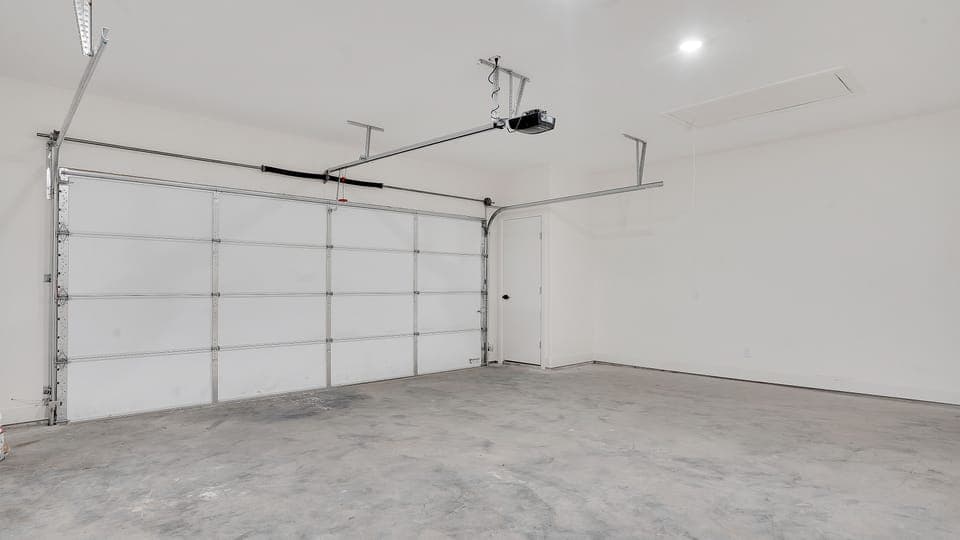 GARAGE FOR VEHICLE STOARAGE