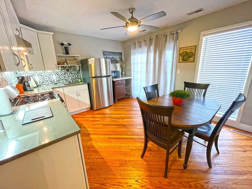 Gourmet Kitchen with balcony