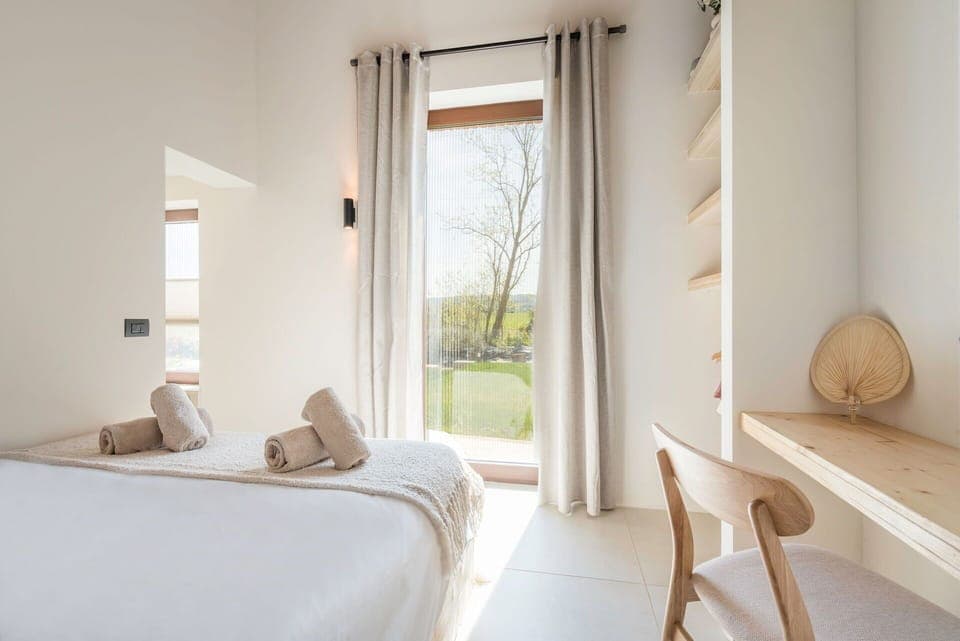 Autumn, Bedroom, Spring, Summer