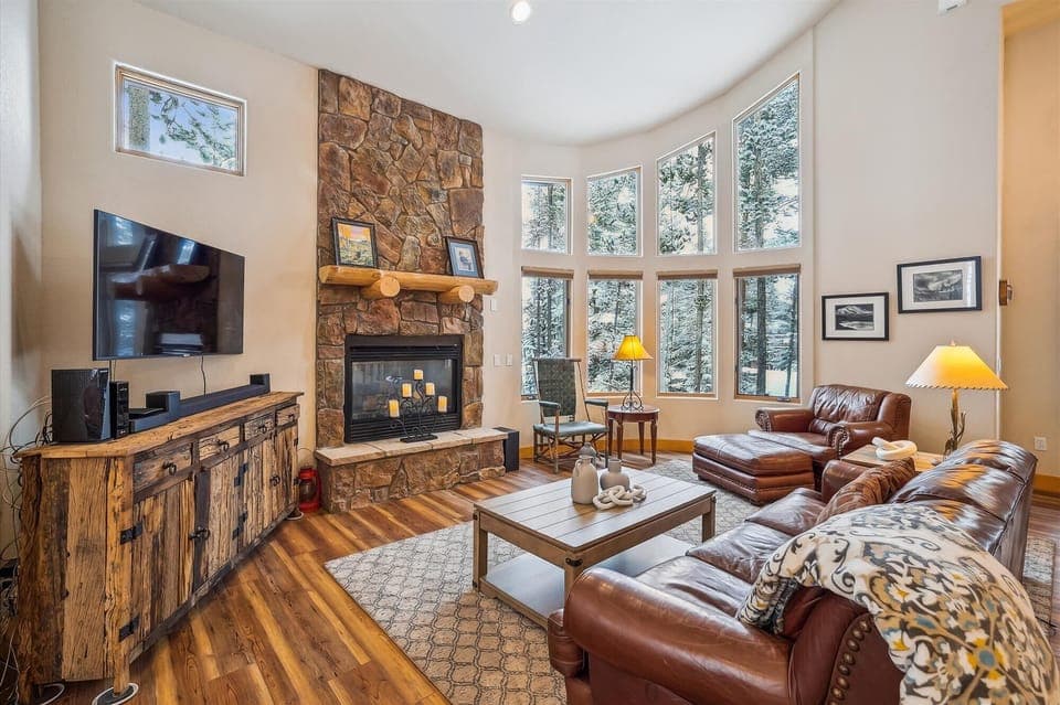 Living Area - Lupine Chalet - Frisco Vacation Rental