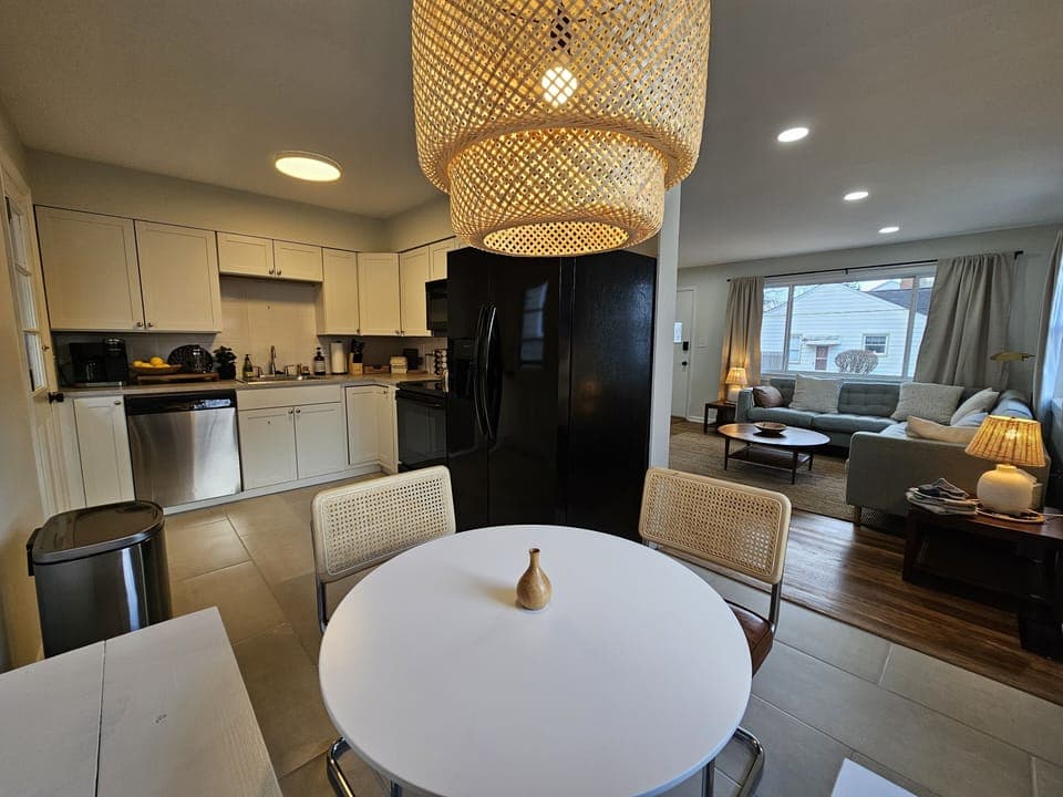 KITCHEN & LIVING ROOM LAYOUT