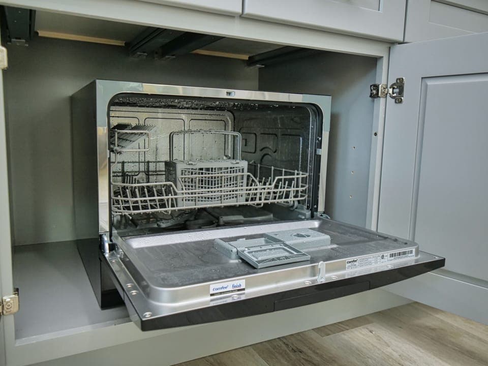 Compact dishwasher that can comfortably fit 6-people meal