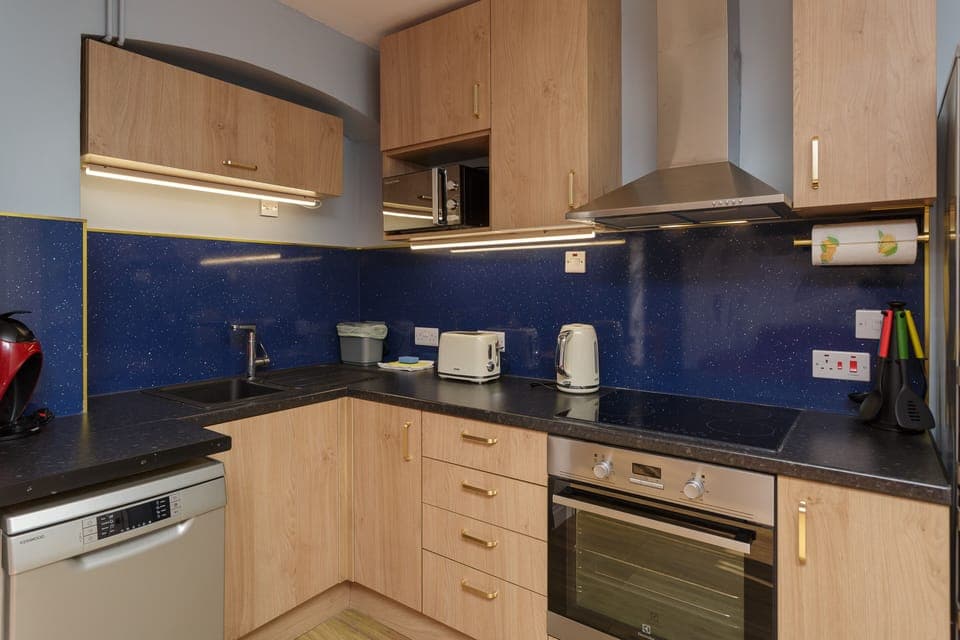 City House | Private kitchen | Full-size fridge, microwave, oven, stovetop