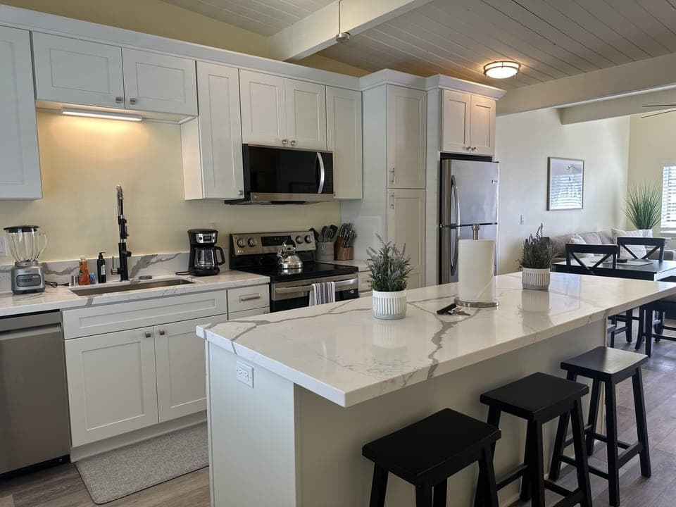 Unleash your culinary creativity in this fully equipped kitchen.