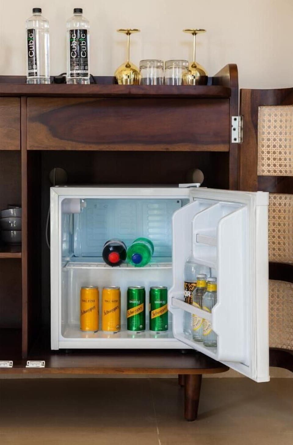 Mini-refrigerator
