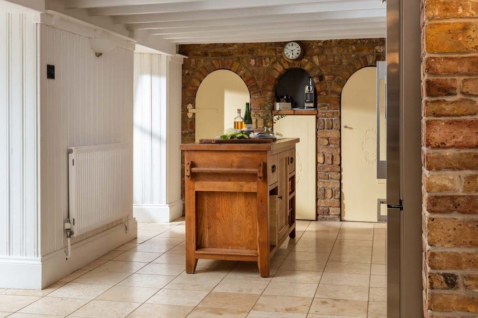 Kitchen at Ellenglaze, Holywell Bay, Cornwall, self catering with Beach Retreats.