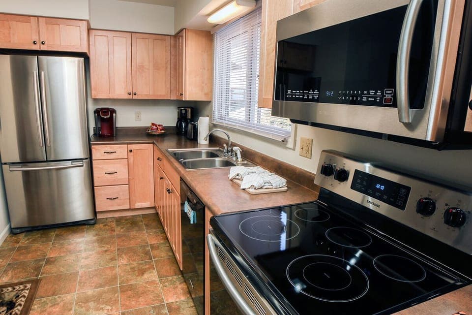 Full Kitchen