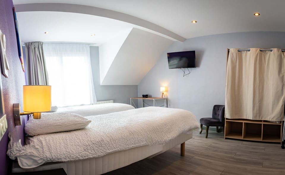 Classic Room | 1 bedroom, premium bedding, Tempur-Pedic beds, desk