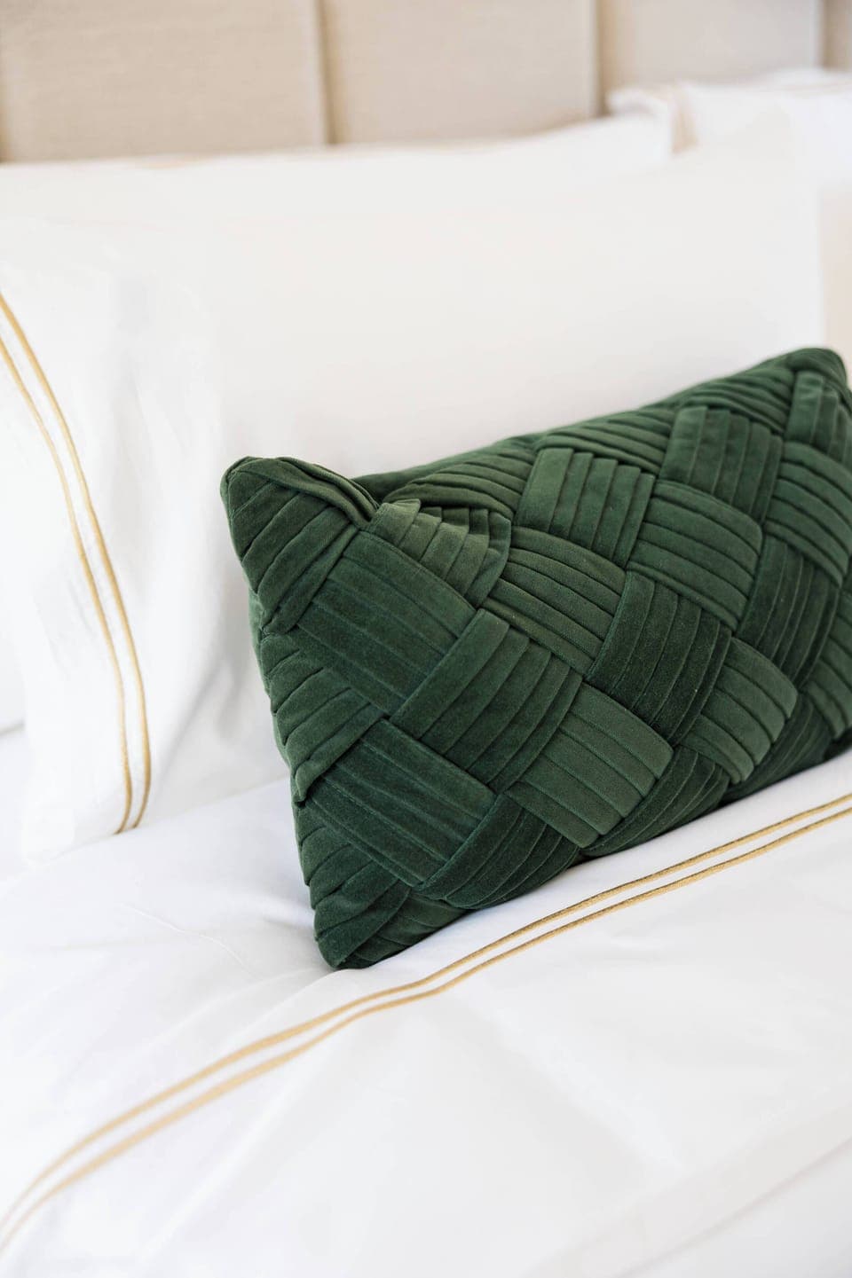 Egyptian cotton sheets, premium bedding, pillowtop beds, desk