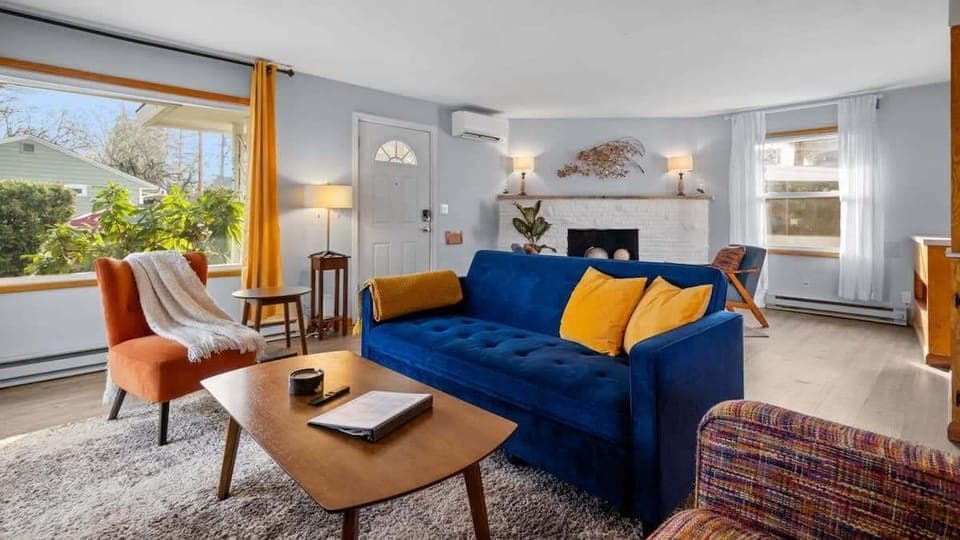 #StayInMyDistrict #EntireHome #BookDirect