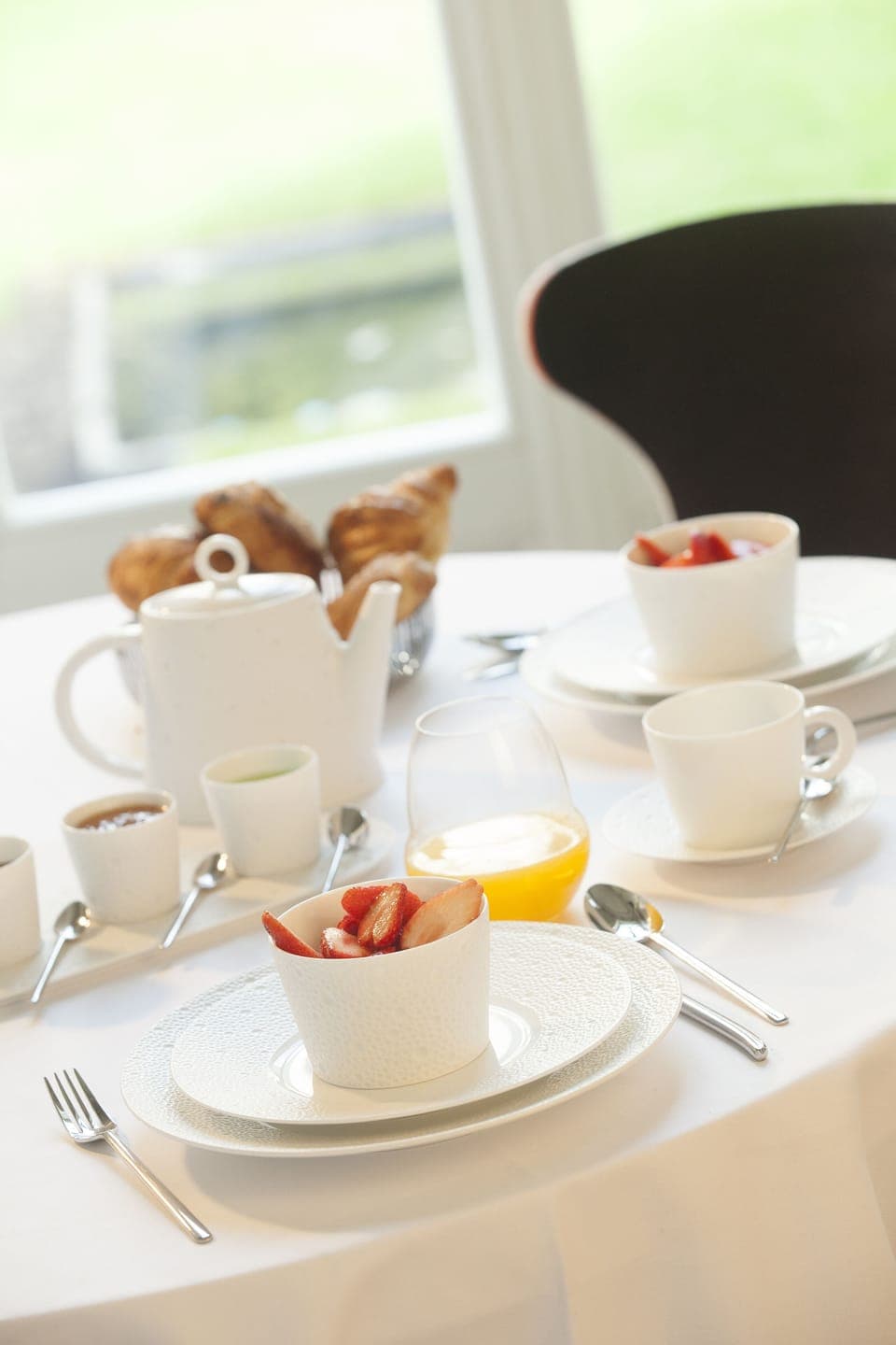 Daily continental breakfast (EUR 35 per person)