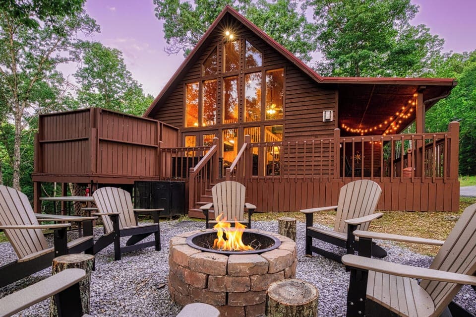 Pigeon Forge Cabin with a Hot Tub "Autumn Colors" - Outdoor fire pit
