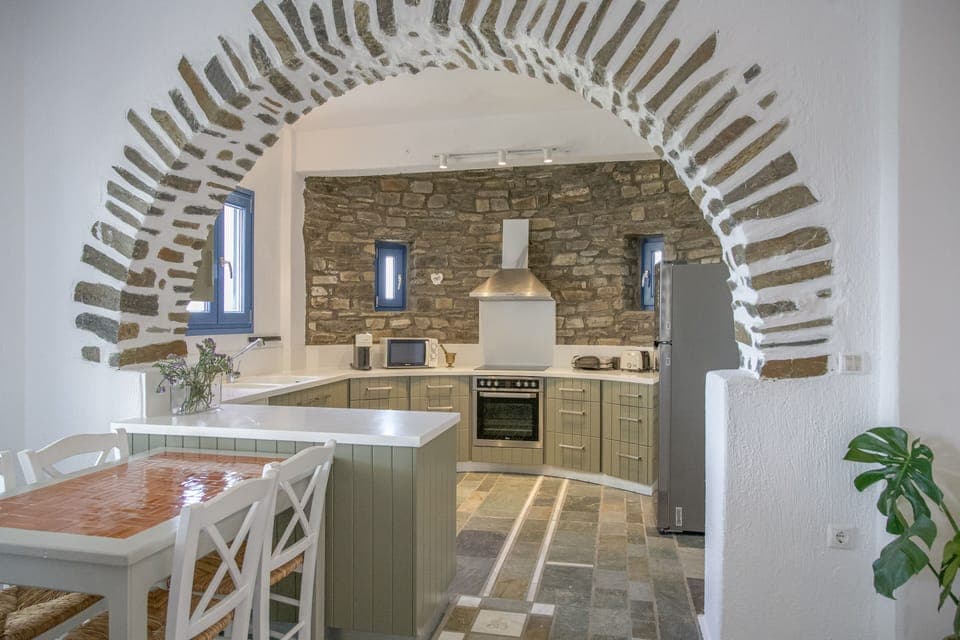 Villa Rosette | Private kitchen | Fridge, microwave, oven, dishwasher
