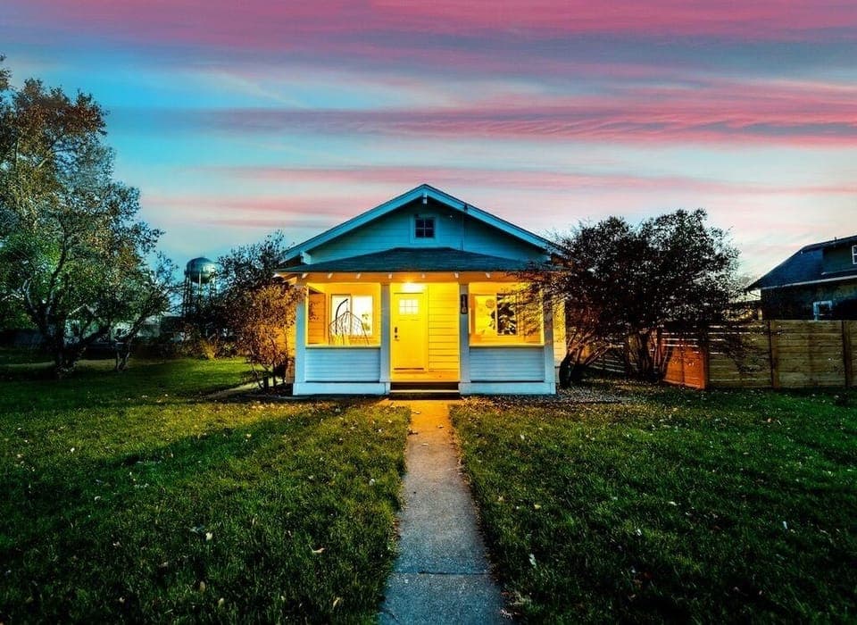 Follow the warm and inviting light into this luxurious cozy jungalow bungalow! 