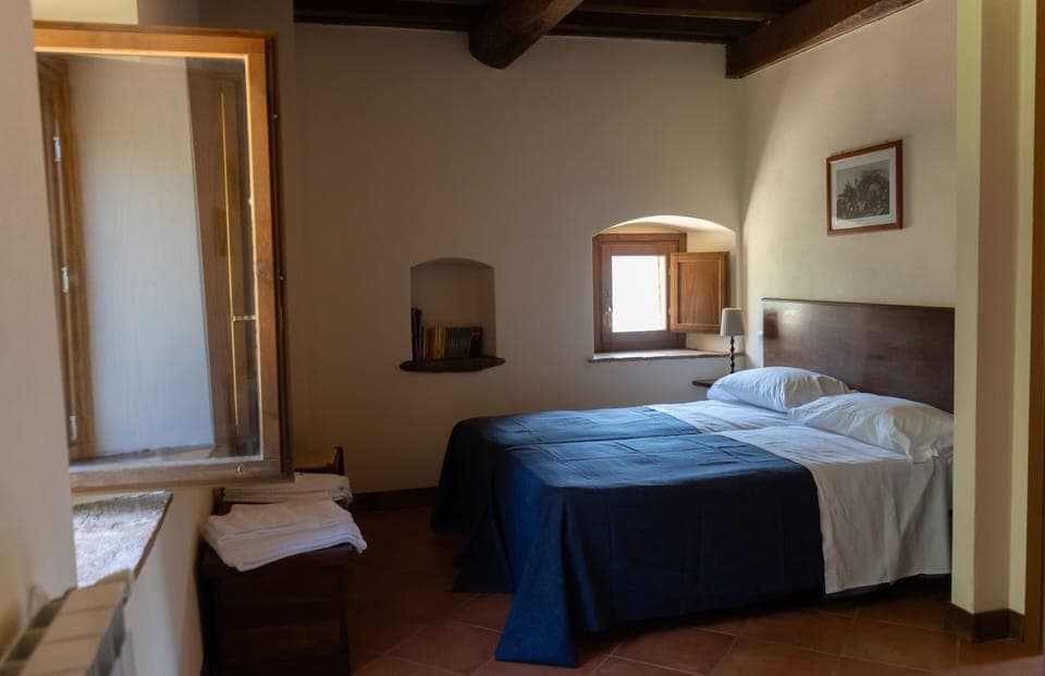 Duplex, 2 Bedrooms, 2 Bathrooms, Valley View | Desk, iron/ironing board, cribs/infant beds, bed sheets