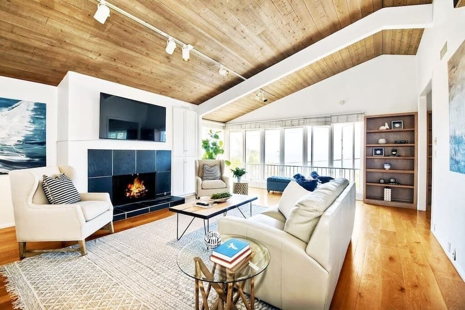 Beautiful cozy Living room with HUGE ocean views. 