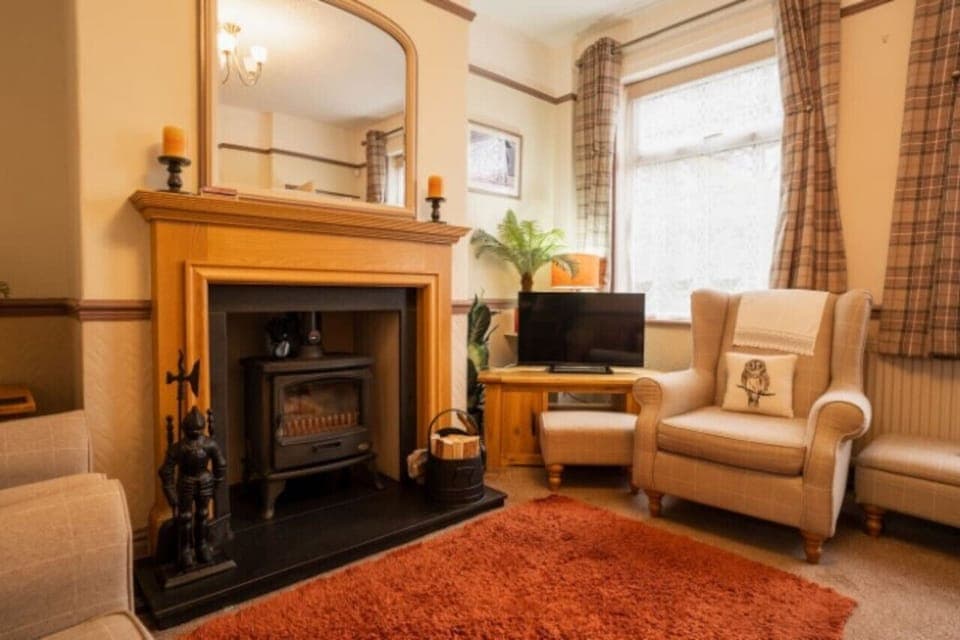 The Living Living Room: let the charm of our cottage relax your senses.