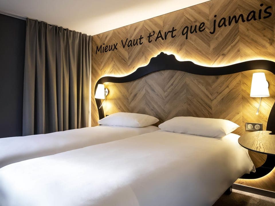 In-room safe, desk, soundproofing, iron/ironing board