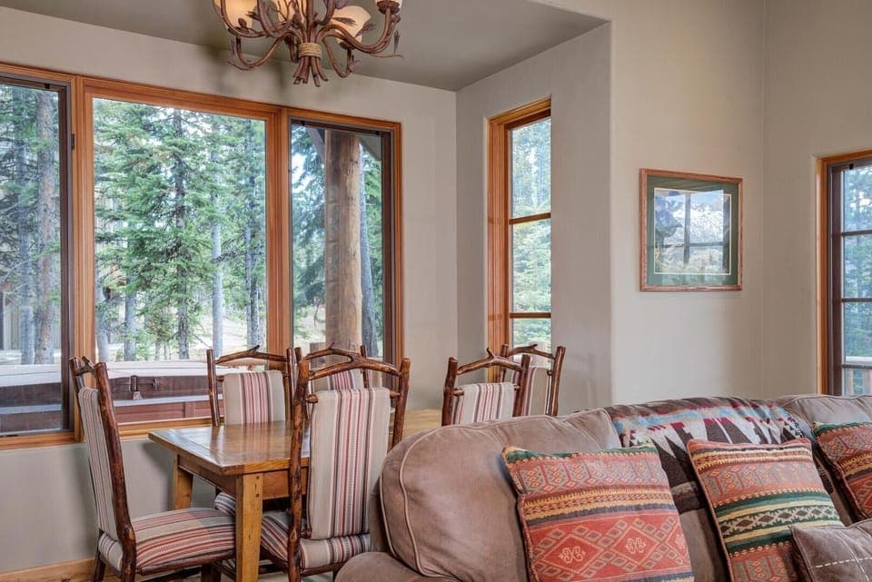 Window, Home Decor, Lamp, Couch, Furniture