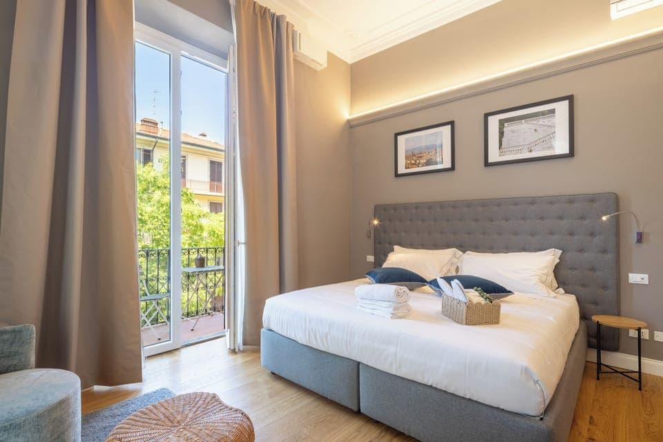 Deluxe Double Room, Balcony | Pillowtop beds, minibar, in-room safe, desk