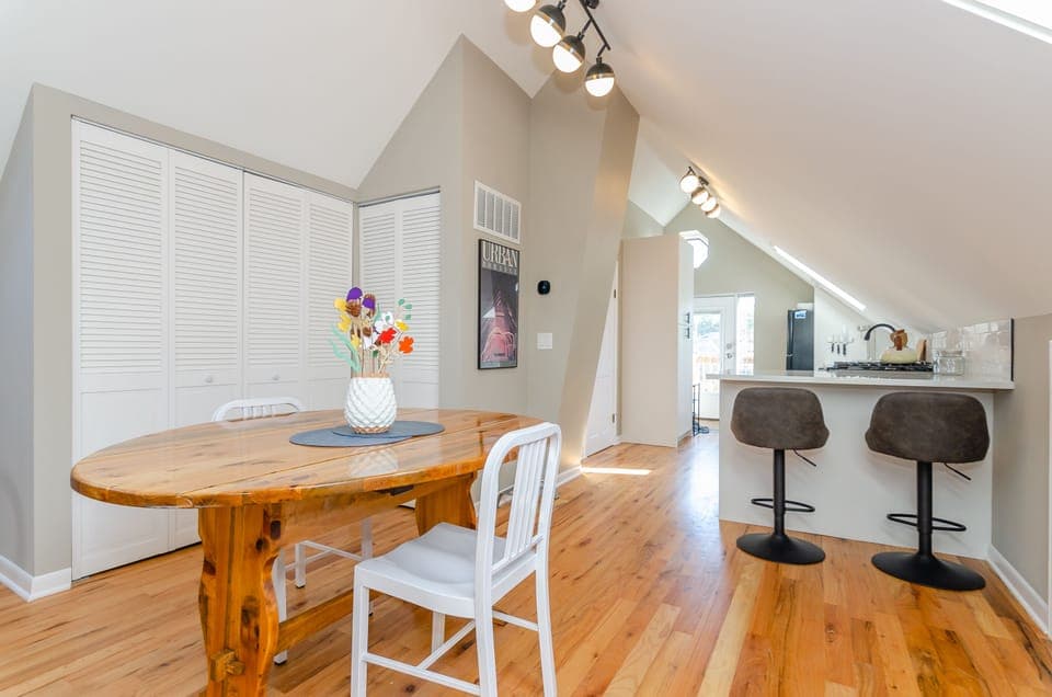 Open kitchen/dining area