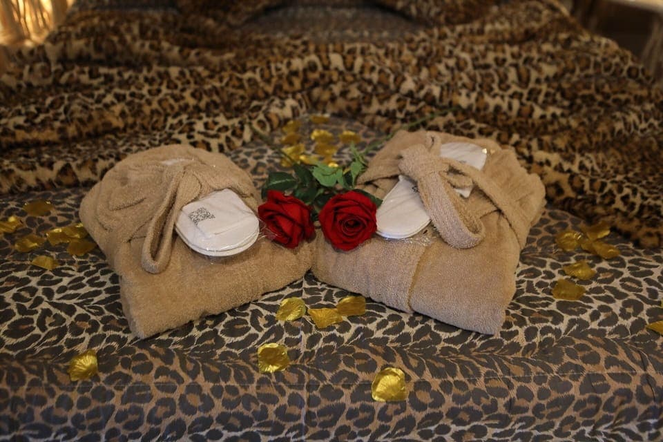 Royal Room | Frette Italian sheets, premium bedding, memory foam beds, minibar