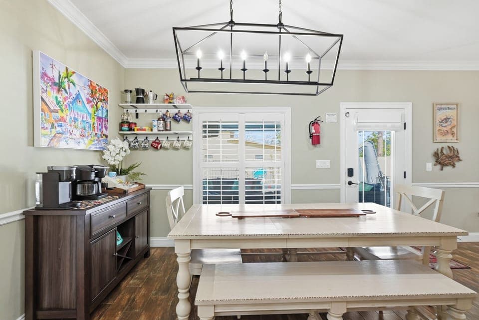 Dining table 