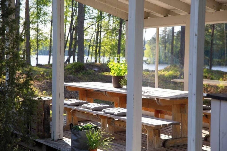 Outdoor dining
