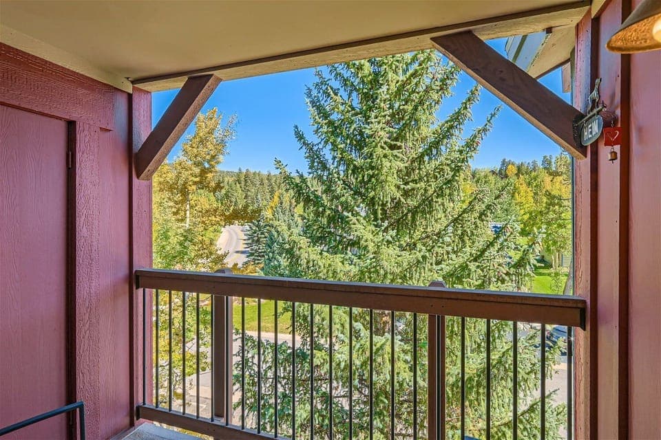 Private Balcony with Gas Grill