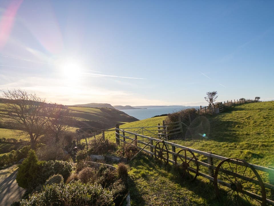 2 bedrooms, individually decorated, individually furnished, free WiFi