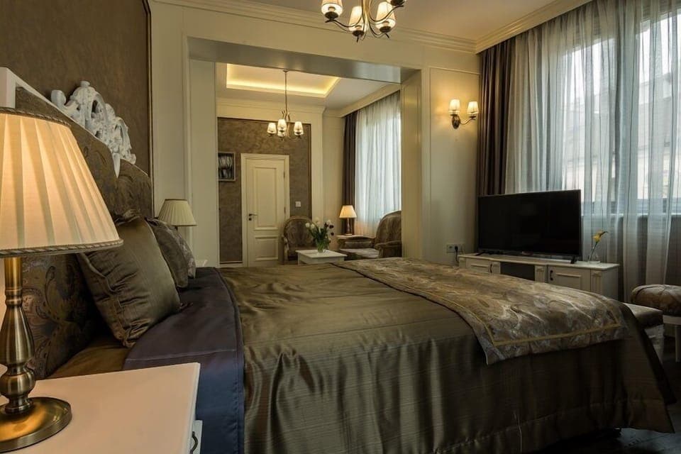 Deluxe Double Room | Premium bedding, memory foam beds, in-room safe, individually decorated