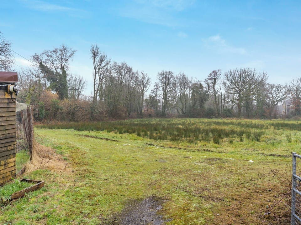 Garden and grounds | Wernddu Fechan Bungalow - Wernddu Properties, Neath