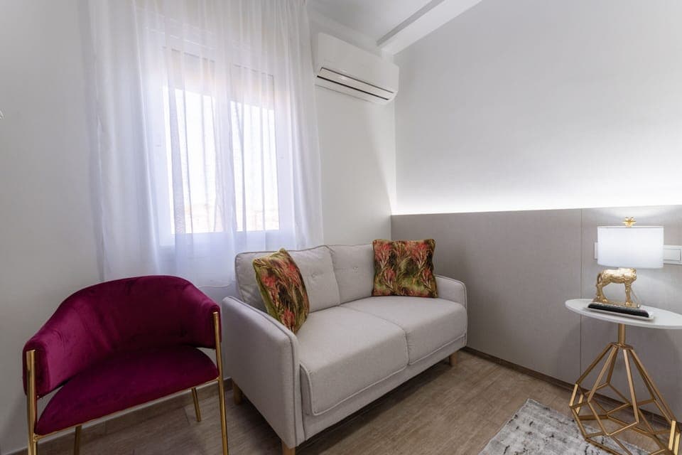 Double Room | Desk, free WiFi